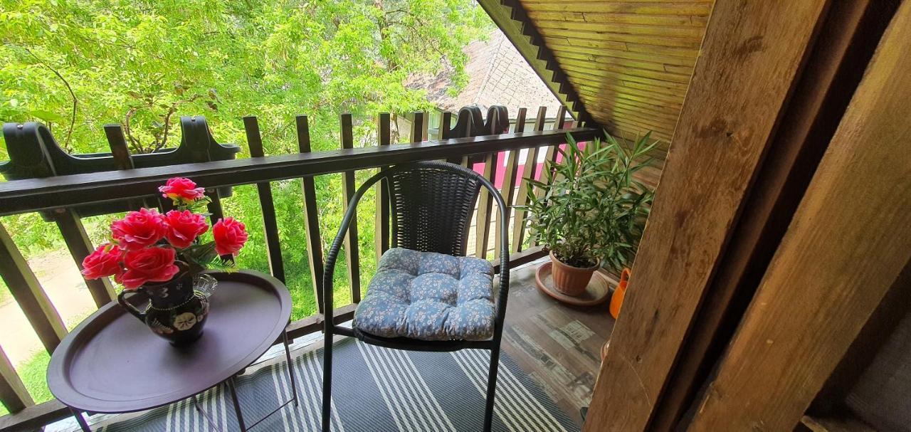 Ferienwohnung Fuege-Fa-Haz Vasarosnameny - Gergelyiugornya Exterior foto
