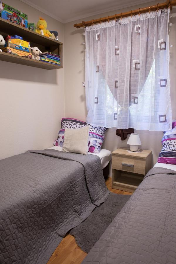 Ferienwohnung Fuege-Fa-Haz Vasarosnameny - Gergelyiugornya Exterior foto